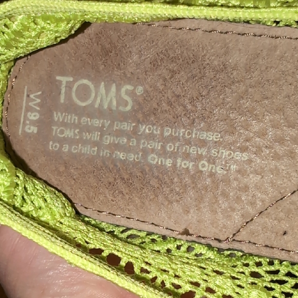 Toms Green and Yellow Crochet Loafers Lightweight and Stylish - Picture 6 of 6